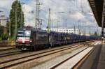 193-856-2 auch Vectron genannt durchfährt Bremen Hbf mit einem leeren Autozug.