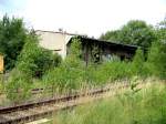 Einer der Gterschuppen des Bahnhofs Altendorf ist in einem erbrmlichen Zustand, die Anschrift  Kohlensure  hat die Zeiten berdauert, Chemnitz 10.07.07