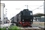 Auf Gleis 1a des HBF Dessau steht hier am 2.6.2007 die 897513 mit dem Oldtimer Zug in den Wörlitzer Park bereit.