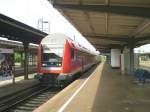 RE nach Lutherstadt Wittenberg mit einem Steuerwagen der Bauart DBpza in Dessau Hbf.