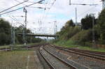 Blick vom Bahnsteig 3 in Döbeln Hbf in Richtung Chemnitz. Links zweigt die Strecke Richtung Nossen ab; 11.10.2024.