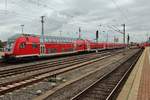 RE1 (RE10123)  Nordrhein-Westfalen-Express  von Aachen Hauptbahnhof nach Hamm(Westf) fährt am 18.8.2017 in den Dortmunder Hauptbahnhof ein.