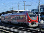 Der Dieseltriebzug 632 618 startet als RB43 seine Fahrt nach Dorsten, so gesehen Ende Oktober 2024 am Hauptbahnhof Dortmund.