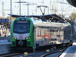 Der Elektrotriebzug 3427 005 A ist als S2 unterwegs und wartete Ende Oktober 2024 am Hauptbahnhof Dortmund auf die Weiterfahrt.