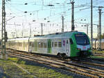 Der Elektrotriebzug 3427 005 A ist hier Ende Oktober 2024 bei der Ankunft am Hauptbahnhof in Dortmund zu sehen.