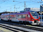 Der Dieseltriebzug 632 618 startet als RB43 seine Fahrt nach Dorsten, so gesehen Ende Oktober 2024 am Hauptbahnhof Dortmund.