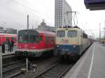 Dieseltriebwagen der DB-Baureihe 624 und E-Lok der Baureihe 141 auf den sdlichen Stumpfgleisen des Dortmunder Hauptbahnhofs am 09.01.2004.