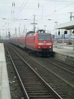 Hier fhrt 146003 mit einem RE6 nach Minden am 20.02 in den Dortmunder Hbf ein.