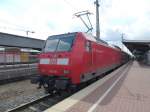 146 011 steht hier mit dem RE6 nach Dsseldorf im Dortmunder Hauptbahnhof auf Gleis 18.