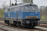 Die Diesellokomotive 225 002-5 war am Dresdener Hauptbahnhof abgestellt. (April 2017)