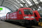 07. Februar 2014, im Dresdner Hauptbahnhof steht ein Zug nach Leipzig mit Lok 182 018 zur Abfahrt bereit. 