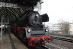 35 1097-1 der IG Traditionslok 58 3047 e.V. Glauchau mit dem DZ 26870 nach Roßwein, am 14.04.2023 in Dresden Hbf.