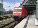 Nun wurde sie von den Waggons abgekuppelt und macht den Weg fr die CD frei ,die diesen Zug bernehmen wird.
Dresden HBF. 3.4.10