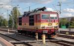 371 001 sonnt sich am 30.09.10 vor dem Dresdner Hbf.