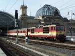 371 001 steht schon bereit zur Abfahrt nach Prag.
Dresden Hauptbahnhof 12.03.11