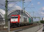 Die ITL-Lok 185 598 mit Schwesterlok 185 517 im Schlepp bei Durchfahrt durch Dresden Hbf.; 01.06.2012  