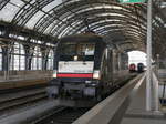 MRB-Ersatzverkehr: MRCE ES 64 U2 030 hat umgesetzt und wird den RE 26980 nach Hof bringen; Dresden Hbf., 26.01.2017
