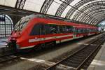 442 147-5 steht am 27.5.2017 als RB31 (RB18320) nach Coswig(b Dresden) im Dresdener Hauptbahnhof bereit.