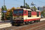 371 005-0 durchfährt am 30.9.2017 den Dresdener Hauptbahnhof in Richtung Osten.