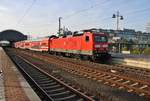 143 910 verlässt am 30.9.2017 mit der S1 von Meißen Triebischtal nach Bad Schandau den Dresdener Hauptbahnhof.