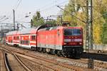 143 909 erreicht am 30.9.2017 mit der S2 von Dresden Flughafen nach Pirna den Dresdener Hauptbahnhof.