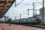 193 207, 186 427, 186 426 & 193 215 ziehen einen Güterzug, gesehen Anfang April 2017 in der Nähe des Dresdener Hauptbahnhofes.