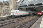 147_589 mit einem IC2 in Dresden Hbf. Lt. einer Meldung sollen die Doppelstockzüge mit den Trax-3 und dem  Werbegitter  die Stadler KISS 2 langsam ablösen.