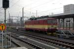 371 002 der CD steht am 29.11.08 im Vorfeld von Dresden Hbf um den ankommenden EC zu bernehmen und Richtung Tschechien zu bringen.