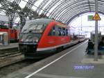 642 040 steht zur Abfahrt bereit nach Wroclaw Glowny via Lbau(Sachs), Zgorcelec Miasto, Wegliniec, Boleslawiec.(17.10.2009 in Dresden Hbf) Zur Zeit sind 3 Fahrzeuge der Baureihe 642 fr den