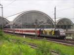 101 141  BAHN-AZUBIS GEGEN HASS & GEWALT  mit dem EC 378 bei Ausfahrt aus Dresden Hbf., 18.06.2010  