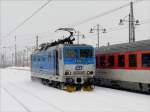 Nachdem CD 371 201  Gottlieb  (ex DB 180 001) den EC 176 aus Brno (Brnn) nach Dresden Hbf.