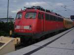 110 452-0 am 22.09.2011 mit einem Messzug im Hauptbahnhof von Dresden.