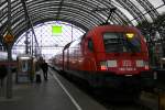 Nun auch beim RE 50 in Dienst: 182 022 wartet im Dresdner Hbf auf Abfahrt nach Leipzig Hbf.