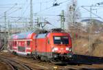 182 017 bei der Einfahrt mit der S1 nach Bad Schandau in den Dresdner Hauptbahnhof.