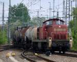 290 526 durchfhrt mit ihrem kurzen Kesselzugwagen Dresden Hbf.