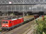 Wie bitte?...ein Original-Reichsbahnwagen (ABomz) im Plandienst am Regionalexpress Cottbus - Dresden.