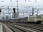 152 197 der ITL bringt ihren Autozug durch Dresden Hbf am 5.1.13