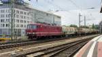 eine der wenigen altroten dieser BR...180 006-9 kam mit einem Kesselzug am 15.8.14 in Dresden-Hbf vorbei 