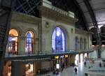 Dresden-Hauptbahnhof, Empfangsgebude an der Seite der Kopfbahnsteige, Blick in Richtung Sdhalle - nach der Rekonstruktion am Abend der Einweihungsfeier, 11.11.2006  