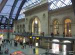 Dresden-Hauptbahnhof, Empfangsgebude an der Seite der Kopfbahnsteige, Blick in Richtung Nordhalle - 18.11.2006  