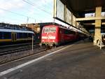 111 158 am Abend des 23.10.2017 vor dem RE4 nach Aachen Hbf in Düsseldorf Hbf.