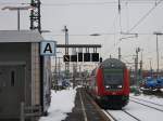 Ein 763.6 kommt als RE6 von Minden nach  Nicht Einldorf Hbf  in Dsseldorf Hbf eingefahren, 28.12.10