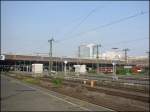 Blick ber die Bahnsteige und Gleisanlagen auf die Halle von Dsseldorf Hbf.