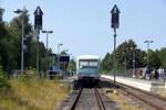 ECKERNFÖRDE (Kreis Rendsburg-Eckernförde), 17.07.2021, 628 201-5 beginnt in wenigen Minuten den zweiten Teil der Sonderfahrt, nämlich zurück nach Kappeln (bis Süderbrarup kann dieser Zug m.W. auch mit allgemeinen DB-Fahrkarten genutzt werden); zum Standort s. Geoposition