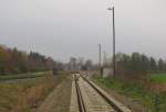 Blick von einem Bahnbergang aus in den Bahnhof Bf Emleben, am 15.11.2013.