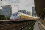 ICE Velaro D 407 im Abendlicht in Essen Hbf, am 16.09.2018.