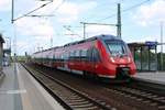 442 710 DB (Bombardier Talent 2) als RE 18391 (RE10) von Leipzig Hbf nach Cottbus verlässt den Bahnhof Falkenberg(Elster). [8.7.2017 - 16:03 Uhr]