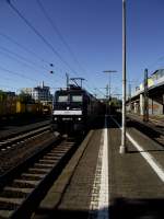 BR 185 567-5 von MRCE/CFL Cargo am 15.10.11 mit gemischten Gterzug in Frankfurt am Main West 