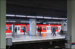 Tief im Bauch der Frankfurter Hauptbahnhofes -    Die viergleisige S-Bahnstation im vierten Tiefgeschoss unter dem Frankfurter Hauptbahnhof.