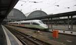 DB Fernverkehr ICE3 403 029 am 25.01.20 in Frankfurt am Main Hbf bei der Abfahrt